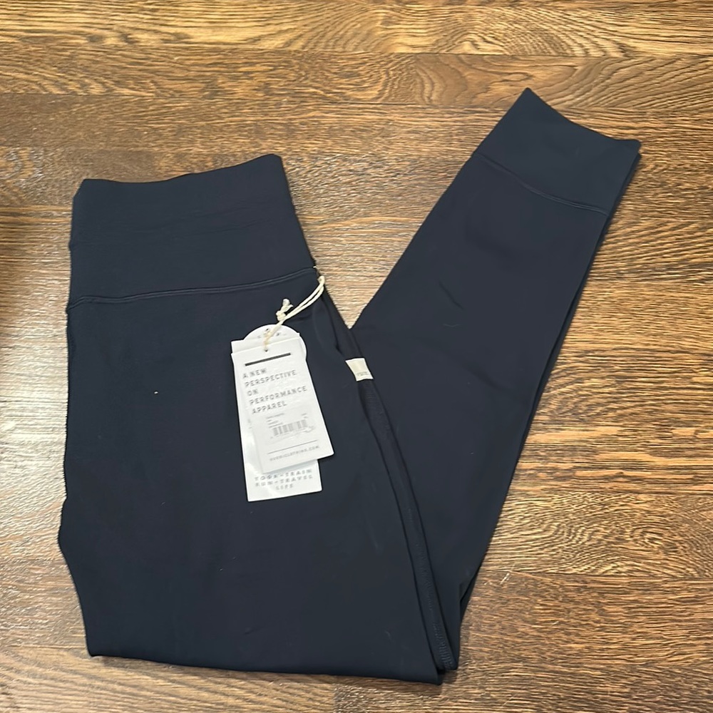 NWT Vuori Legging